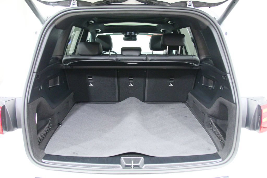 Used 2025 Mercedes-Benz GLB 250 4MATIC image 30