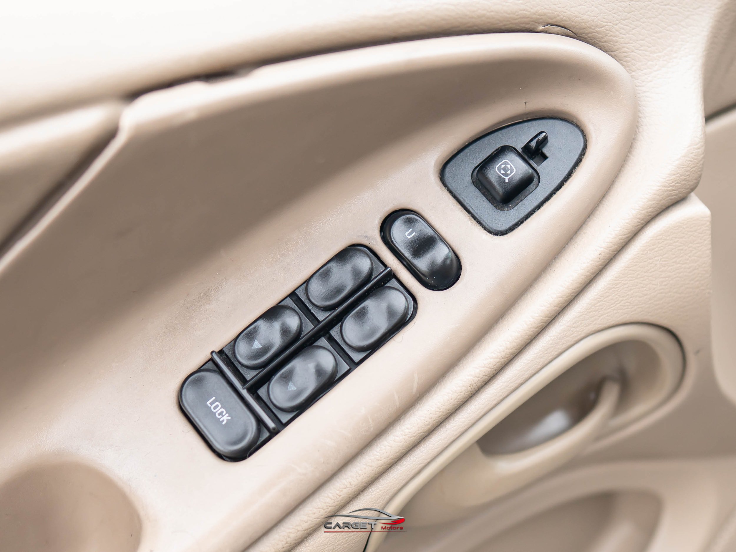 Used 1999 Ford Mustang Convertible RWD image 27
