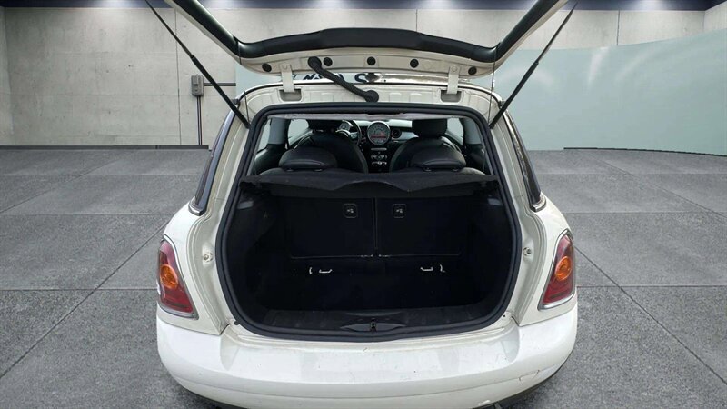 Used 2010 MINI Cooper Hardtop image 23