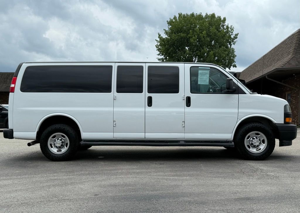 Used 2022 Chevrolet Express 3500 LS RWD image 7