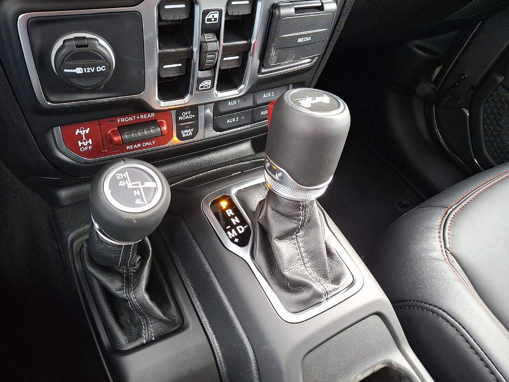 Used 2025 Jeep Wrangler Unlimited Rubicon w/ Safety Group image 12