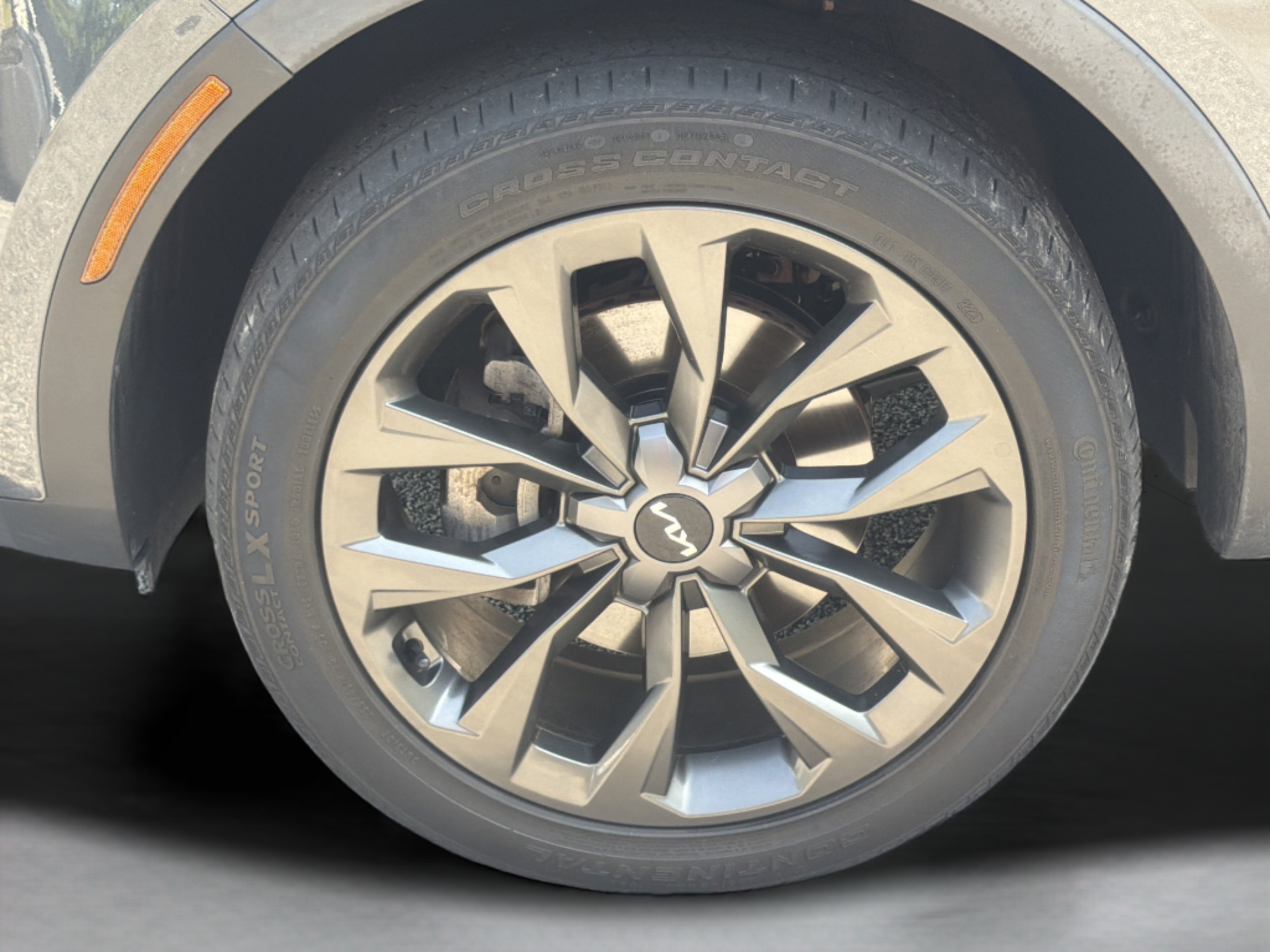 Certified 2023 Kia Sorento X-Line EX AWD/4WD image 36