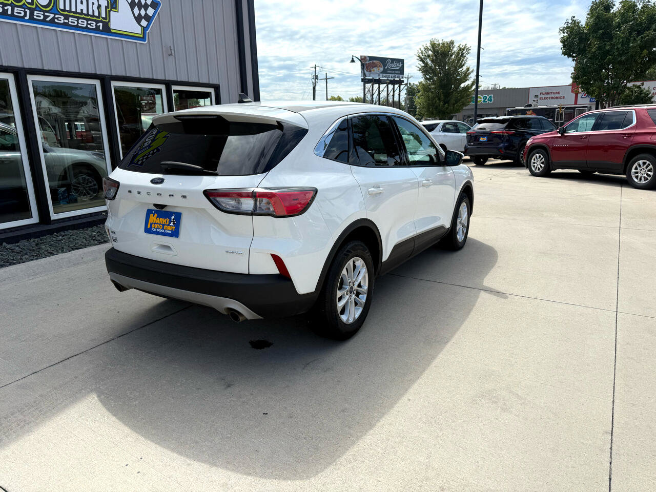Used 2021 Ford Escape SE image 6