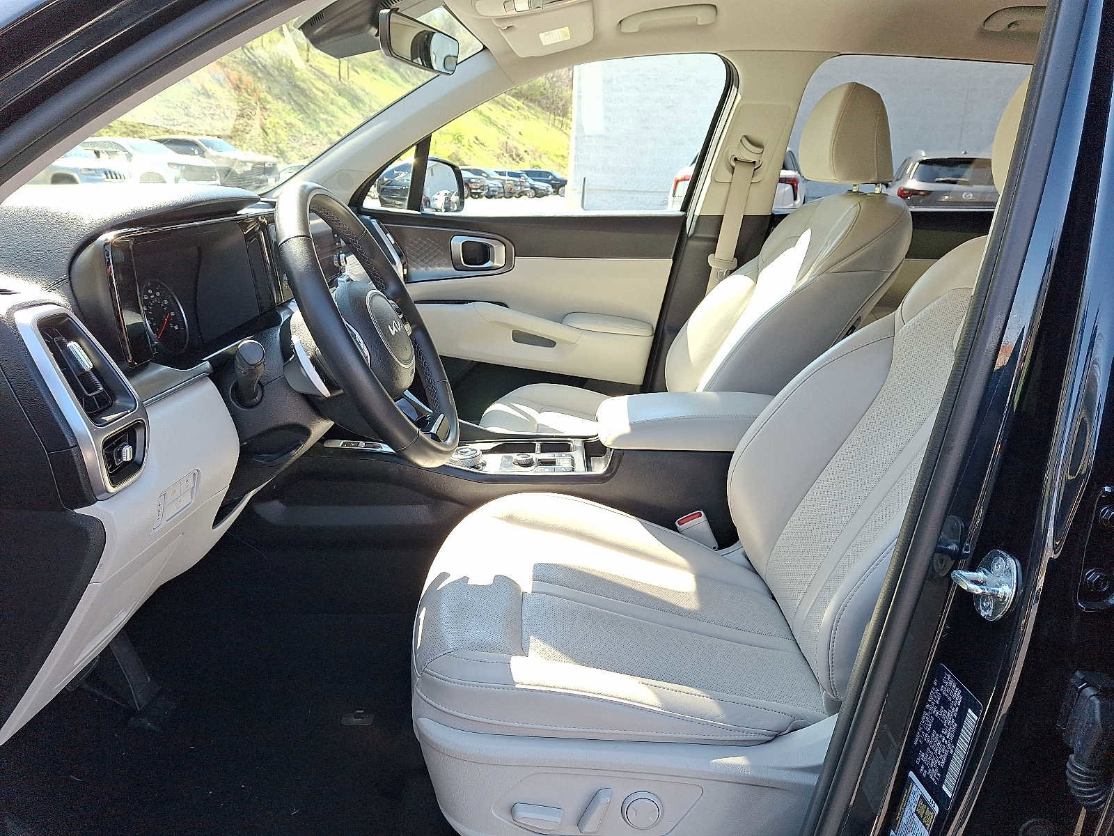 Used 2023 Kia Sorento EX image 14