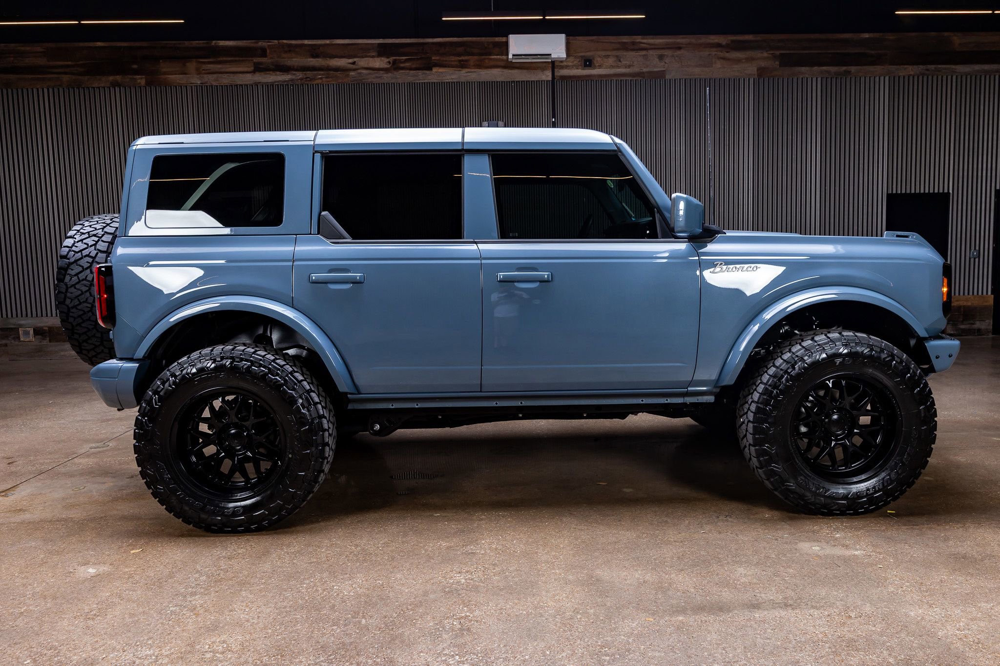 Used 2024 Ford Bronco Badlands AWD/4WD image 11