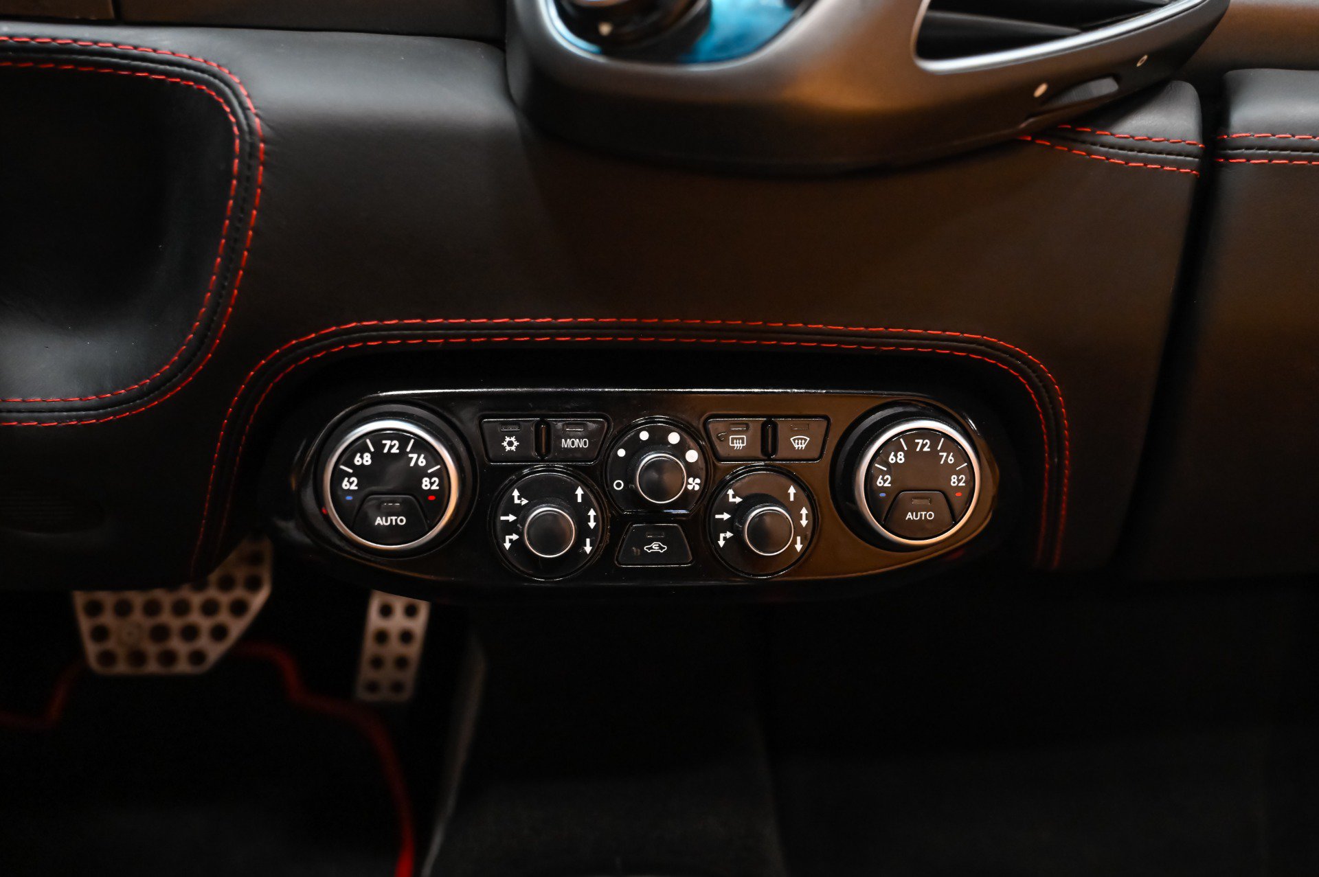Used 2013 Ferrari 458 Spider RWD image 34