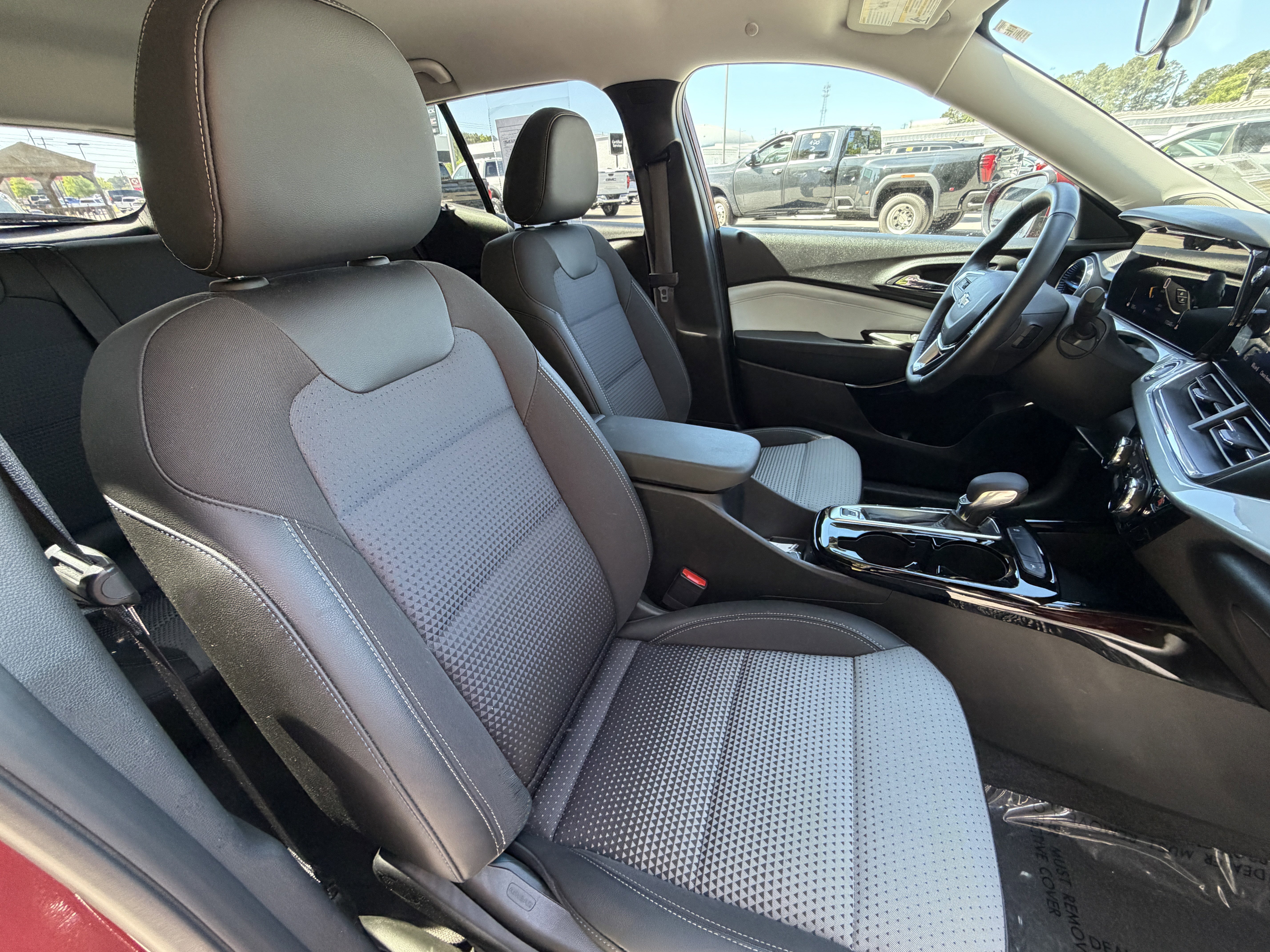 Used 2024 Chevrolet Trax LT w/ Driver Confidence Package image 16