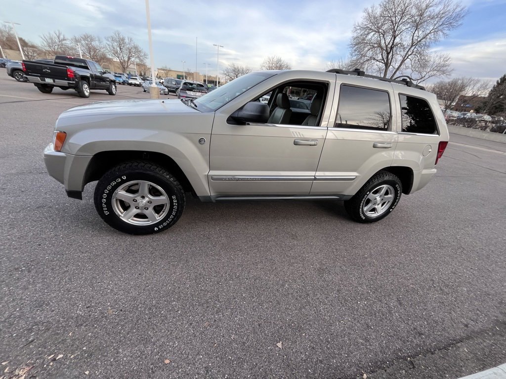 Used 2007 Jeep Grand Cherokee Limited w/ Trailer Tow Group IV image 4