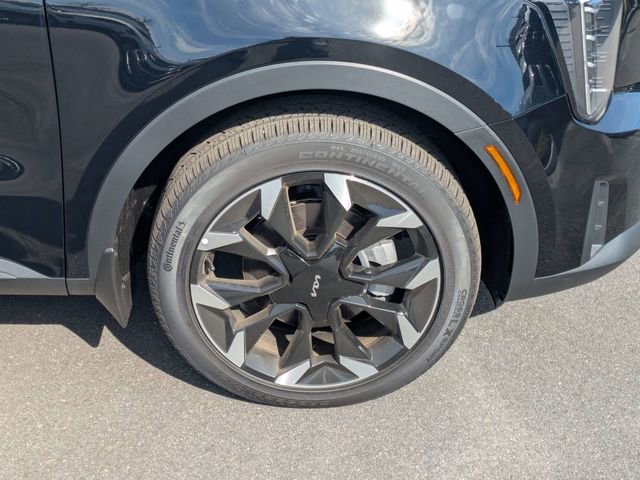 New 2025 Kia Sorento S FWD image 10