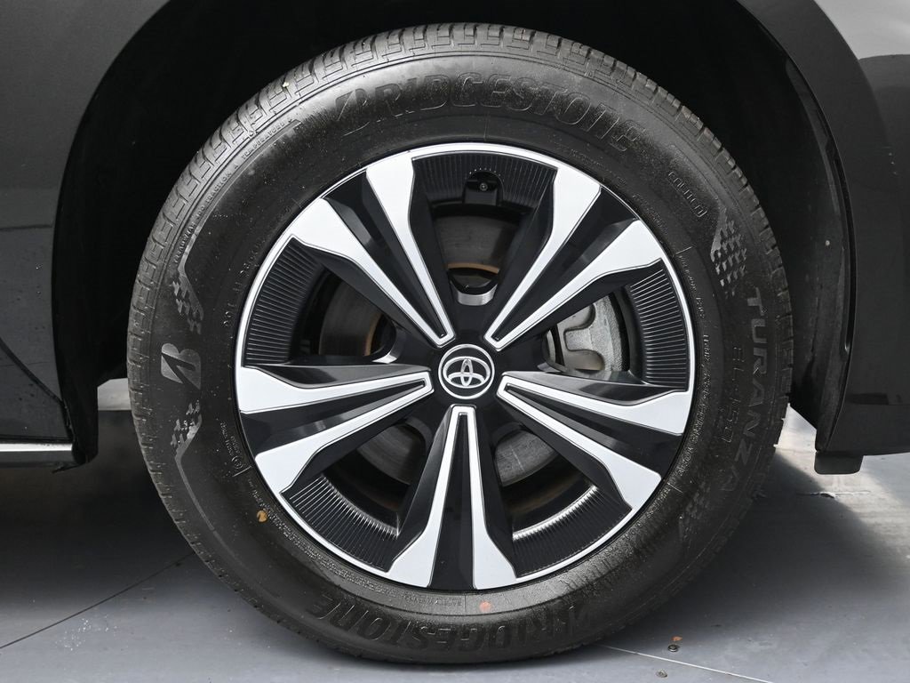 Used 2024 Toyota bZ4X XLE w/ Weather Package image 14