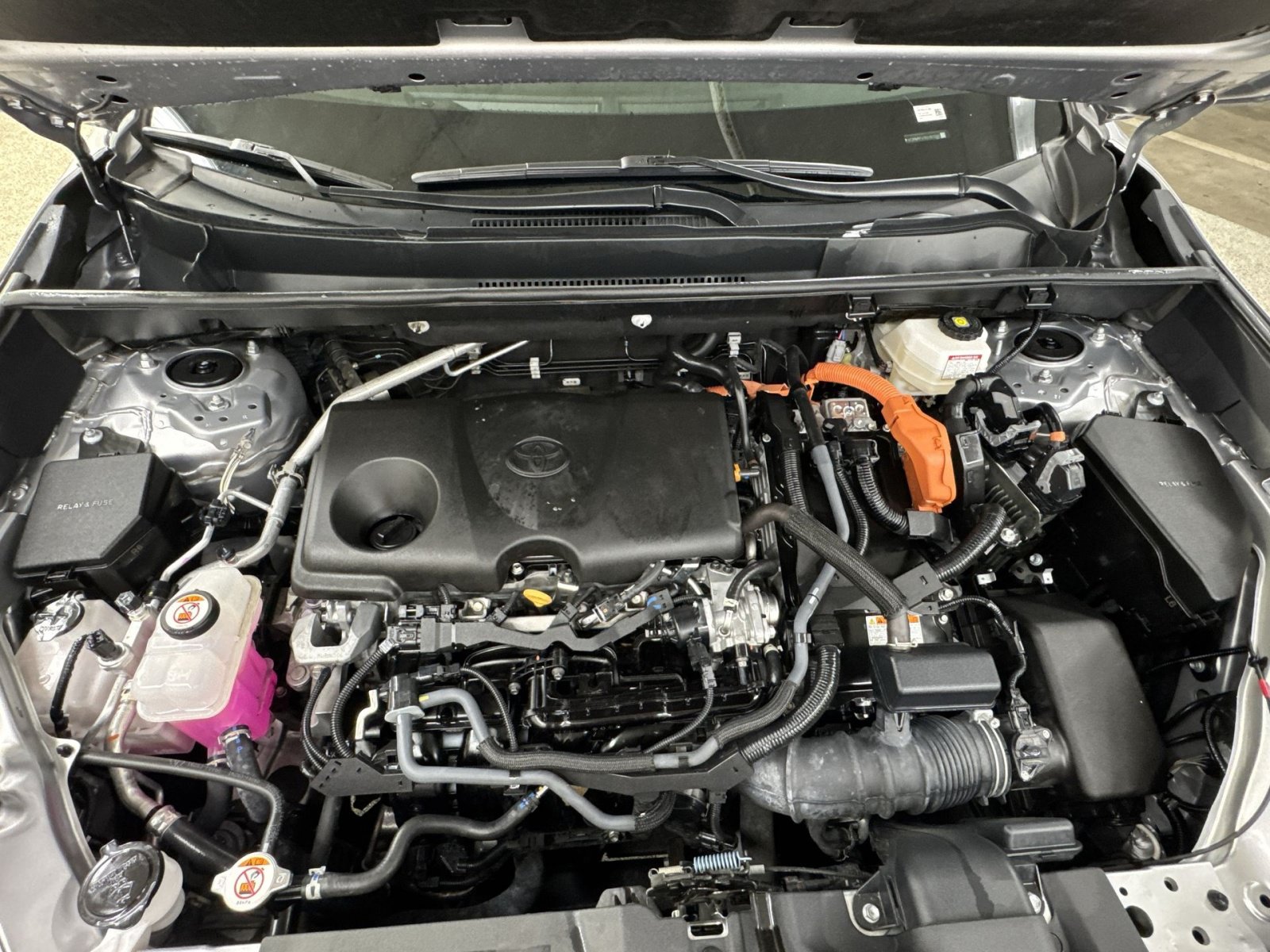 Used 2024 Toyota RAV4 LE AWD/4WD image 40