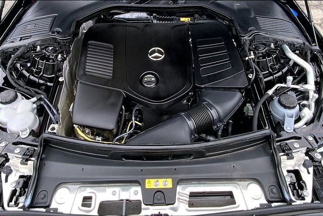 Used 2025 Mercedes-Benz C 300 4MATIC Sedan image 26