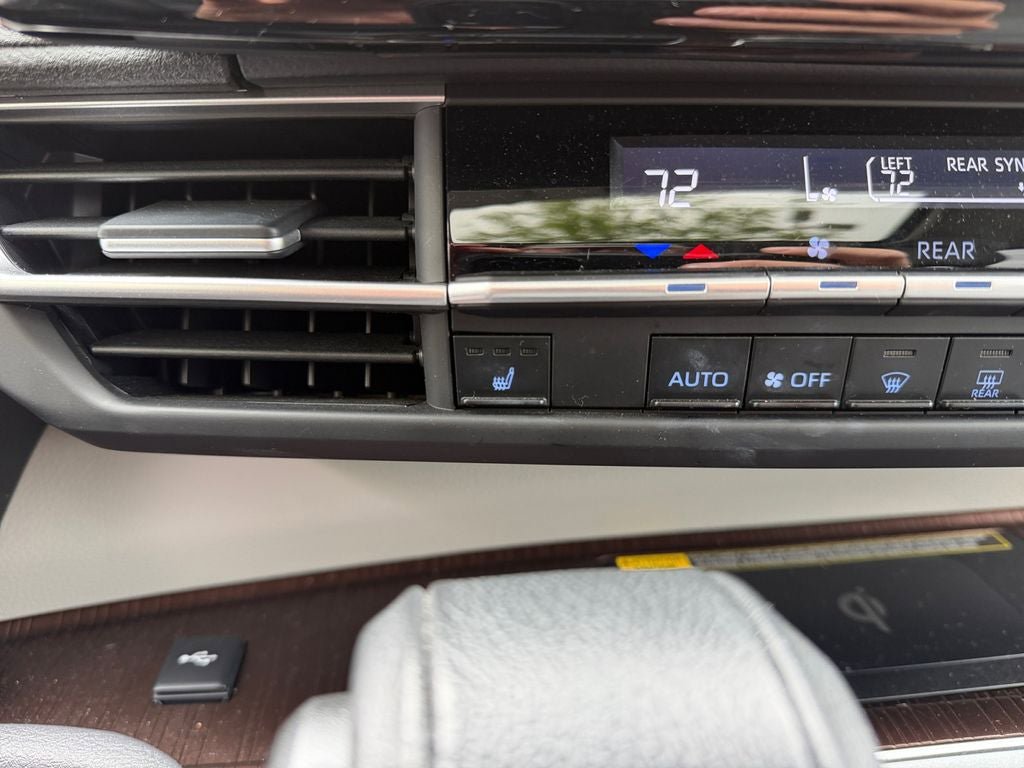 Used 2023 Toyota Sienna XLE w/ XLE Plus Package AWD/4WD image 25