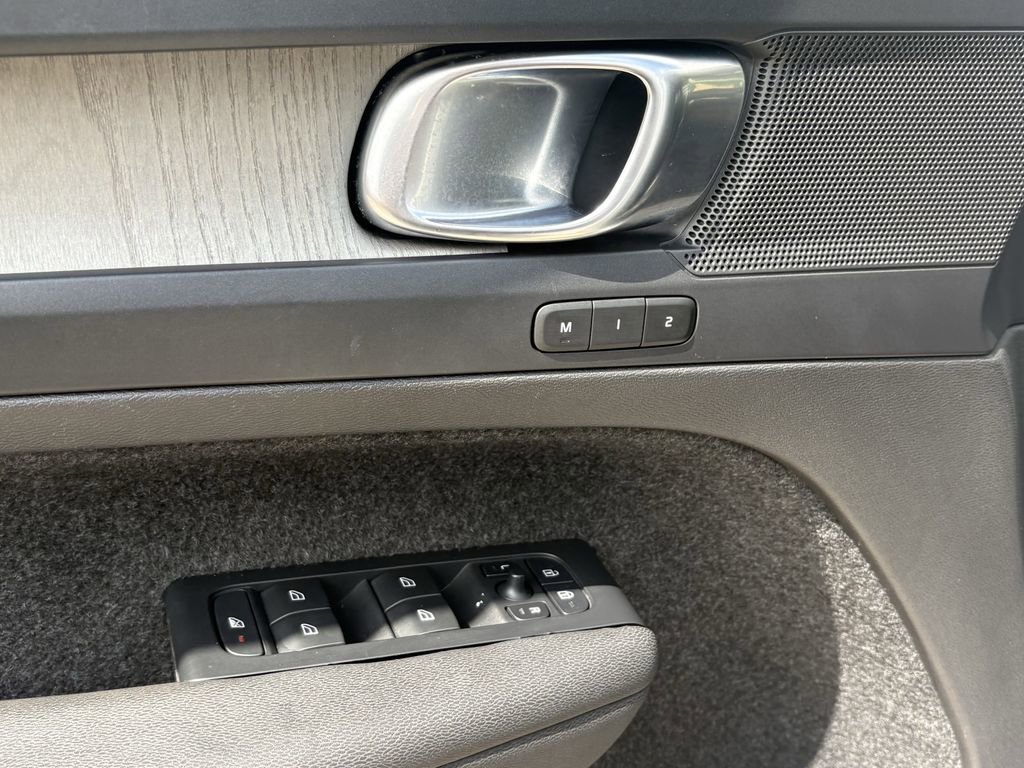 Used 2023 Volvo XC40 B5 Plus w/ Driver Assist Package image 11