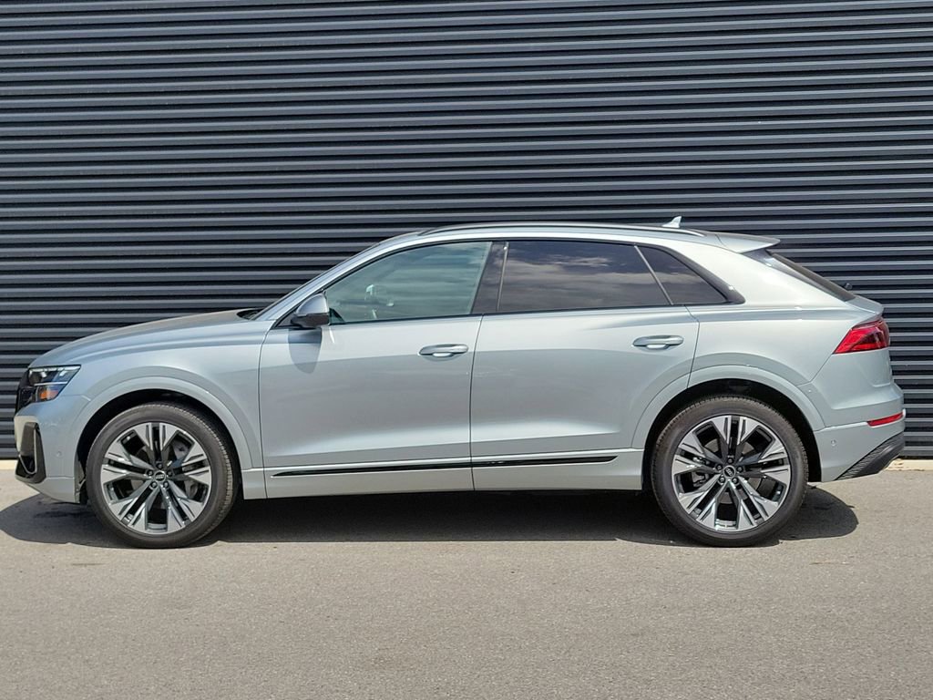 Used 2024 Audi Q8 Premium image 2
