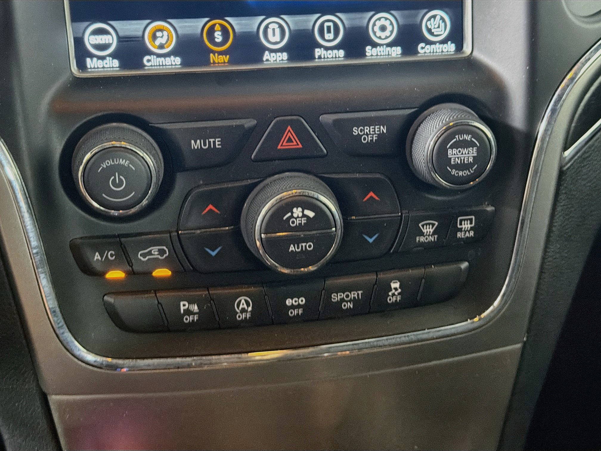 Used 2018 Jeep Grand Cherokee Limited w/ Luxury Group II AWD/4WD image 23