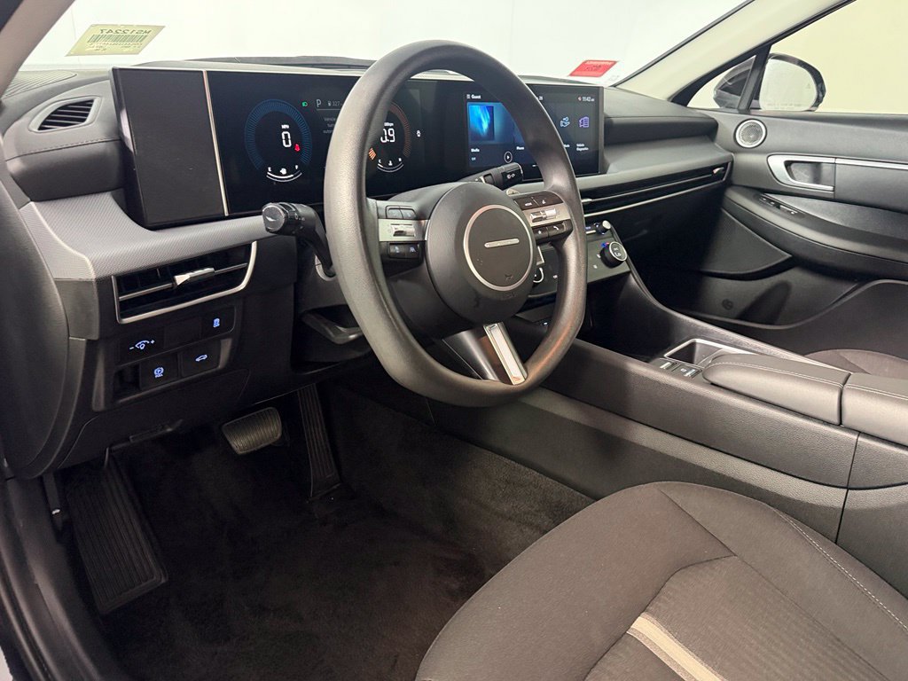 Used 2025 Hyundai Sonata SEL FWD image 12