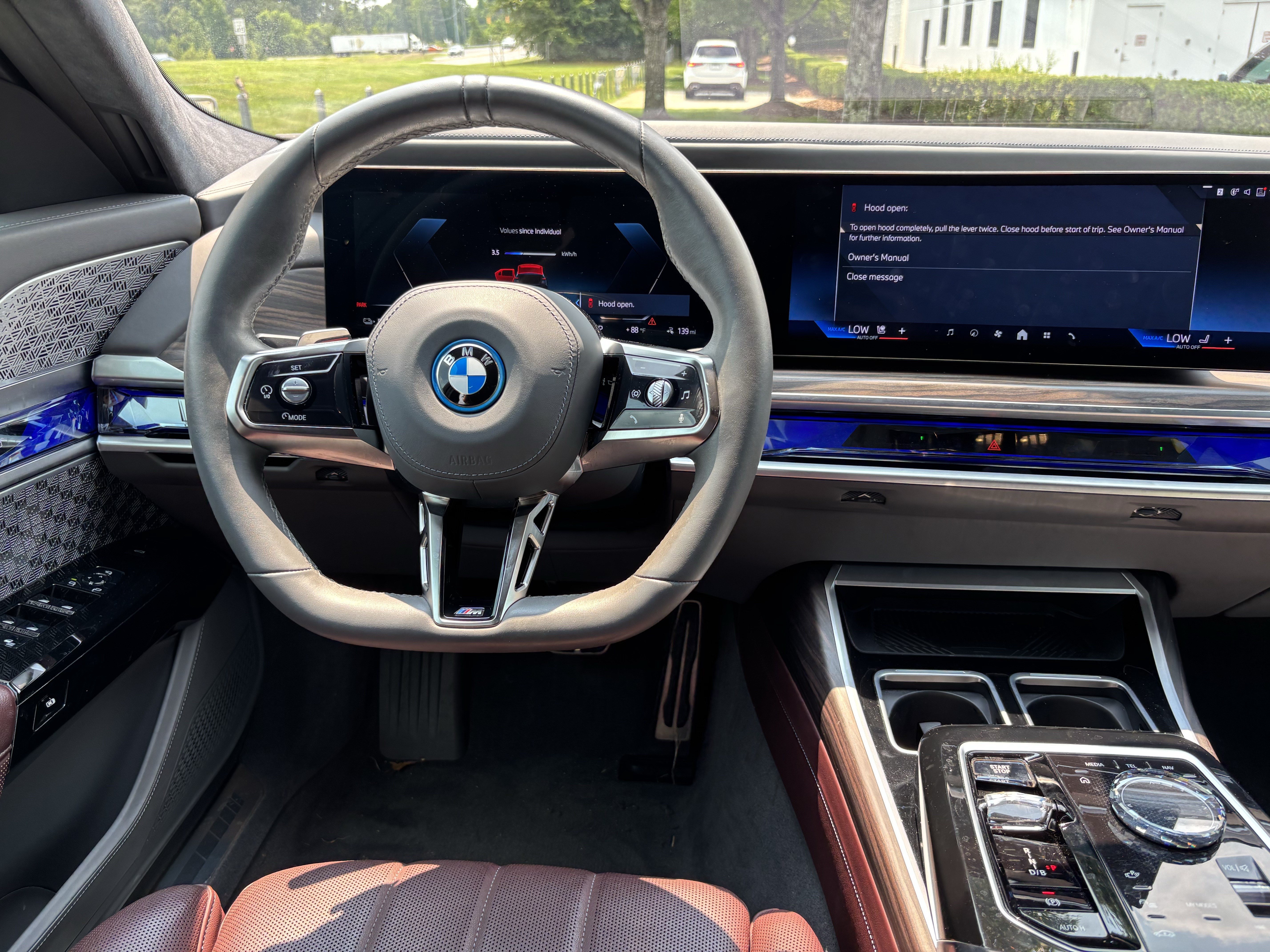 Used 2023 BMW i7 xDrive60 AWD/4WD image 30
