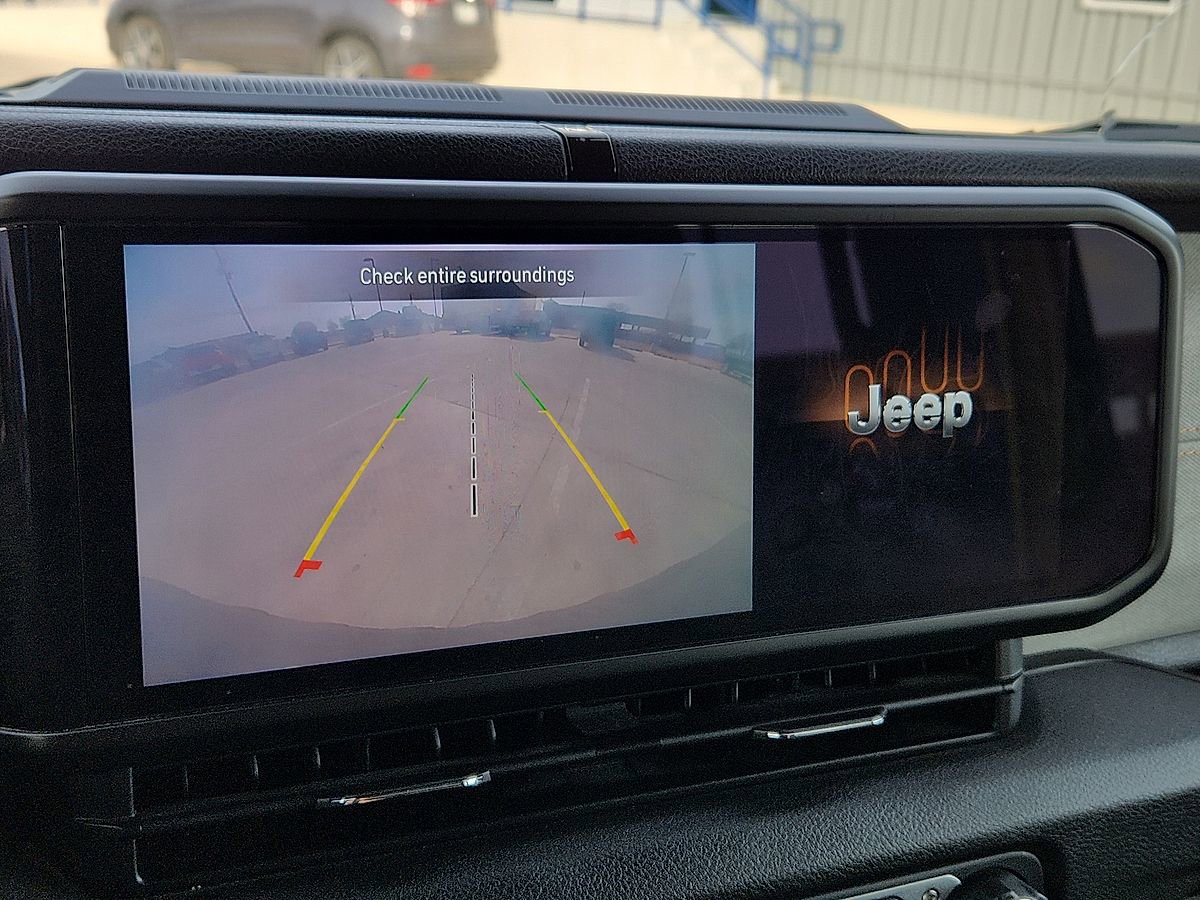 Used 2024 Jeep Wrangler Unlimited image 8