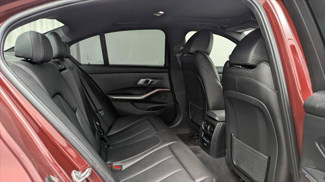 Used 2022 BMW 330i Sedan w/ M Sport Package RWD image 14