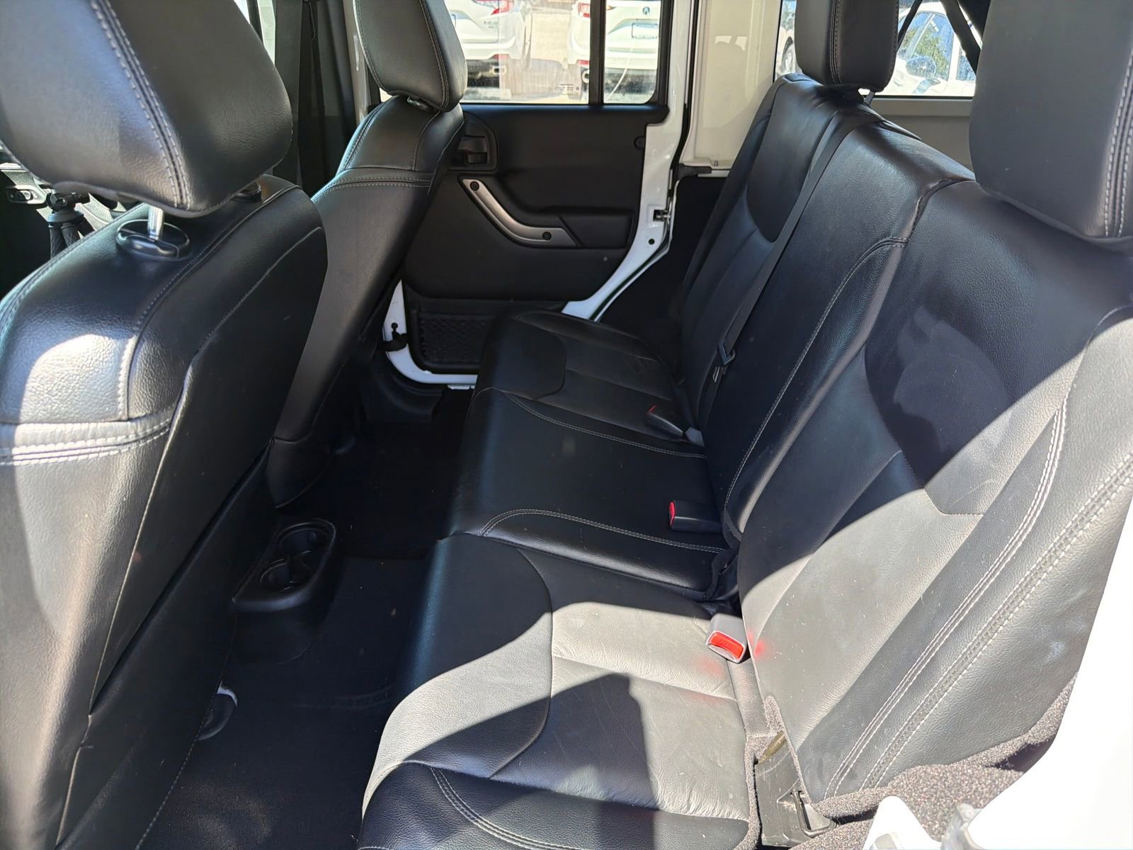 Used 2018 Jeep Wrangler Unlimited Sahara AWD/4WD image 23