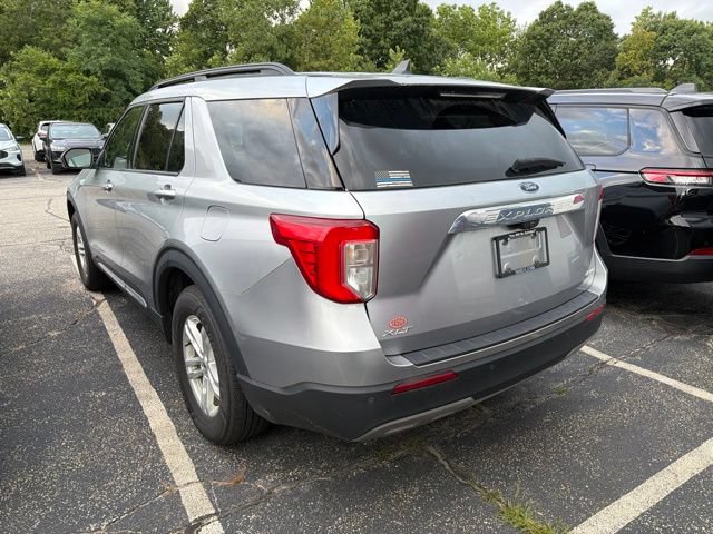 Used 2022 Ford Explorer XLT w/ Equipment Group 202A AWD/4WD image 4