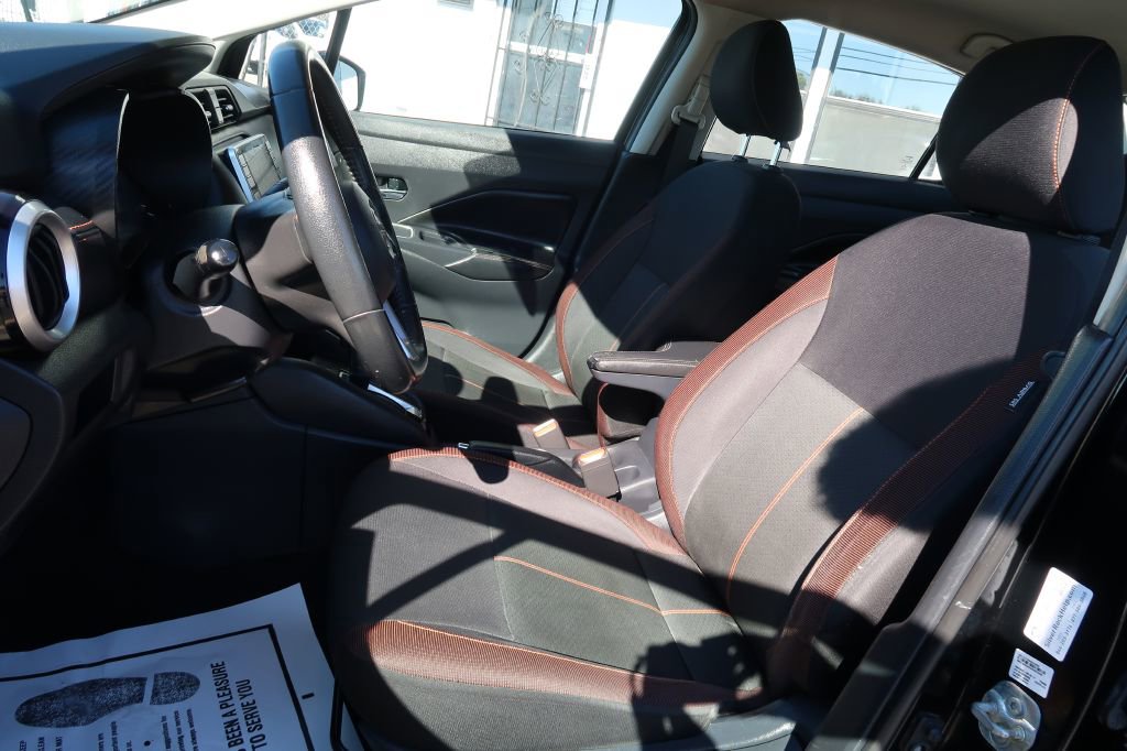 Used 2020 Nissan Versa SR image 5