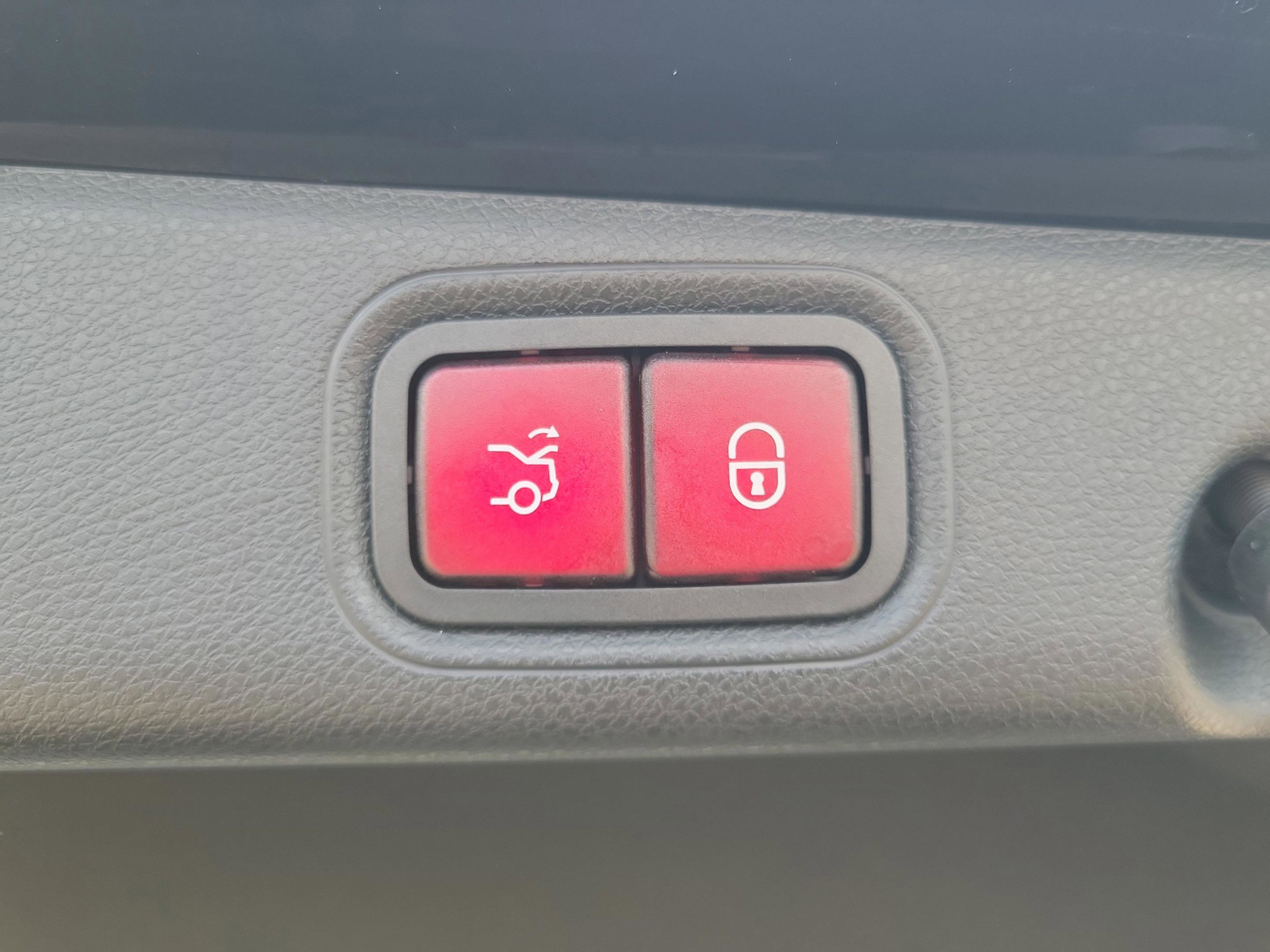 Used 2020 Mercedes-Benz E 350 Sedan image 11