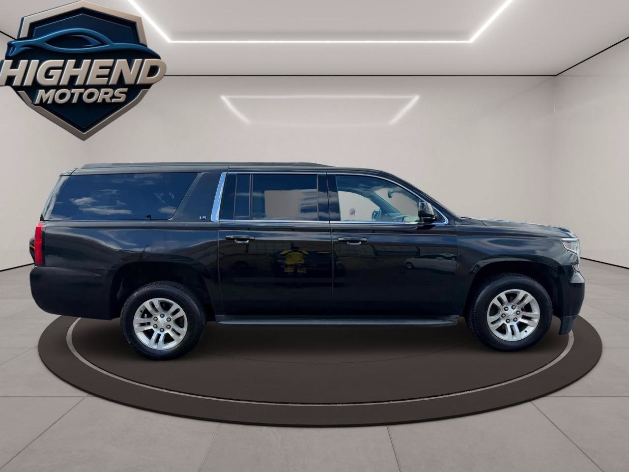 Used 2016 Chevrolet Suburban LS RWD image 7
