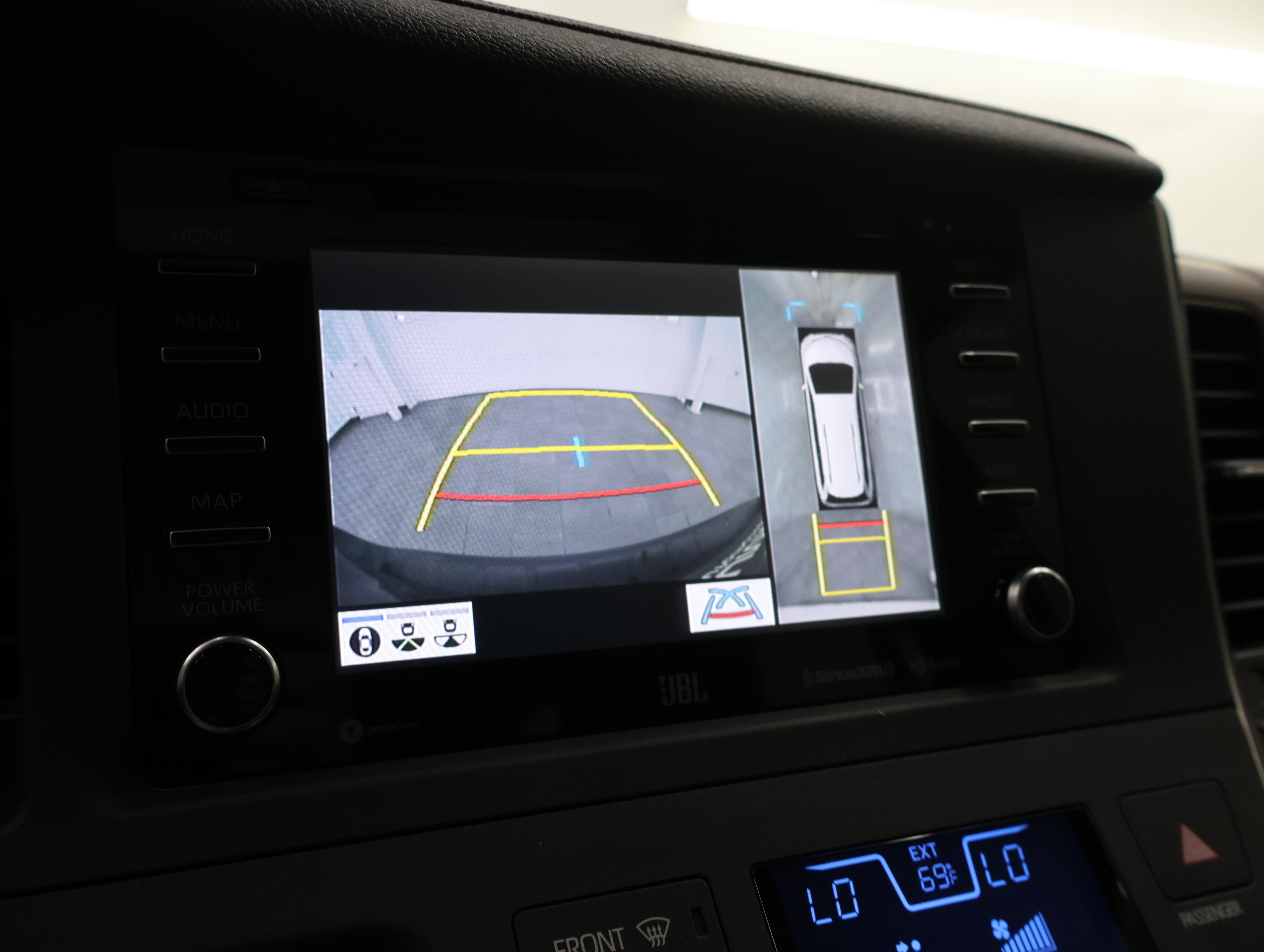 Used 2018 Toyota Sienna Limited Premium AWD/4WD image 18