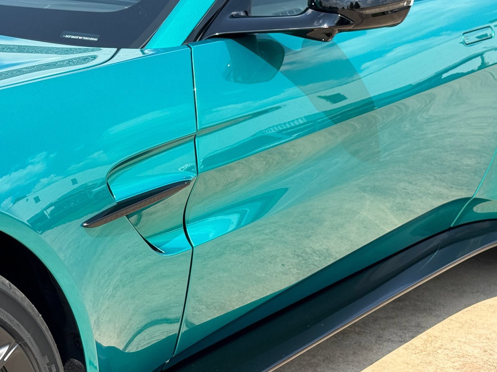 New 2026 Aston Martin V8 Vantage Coupe RWD image 13
