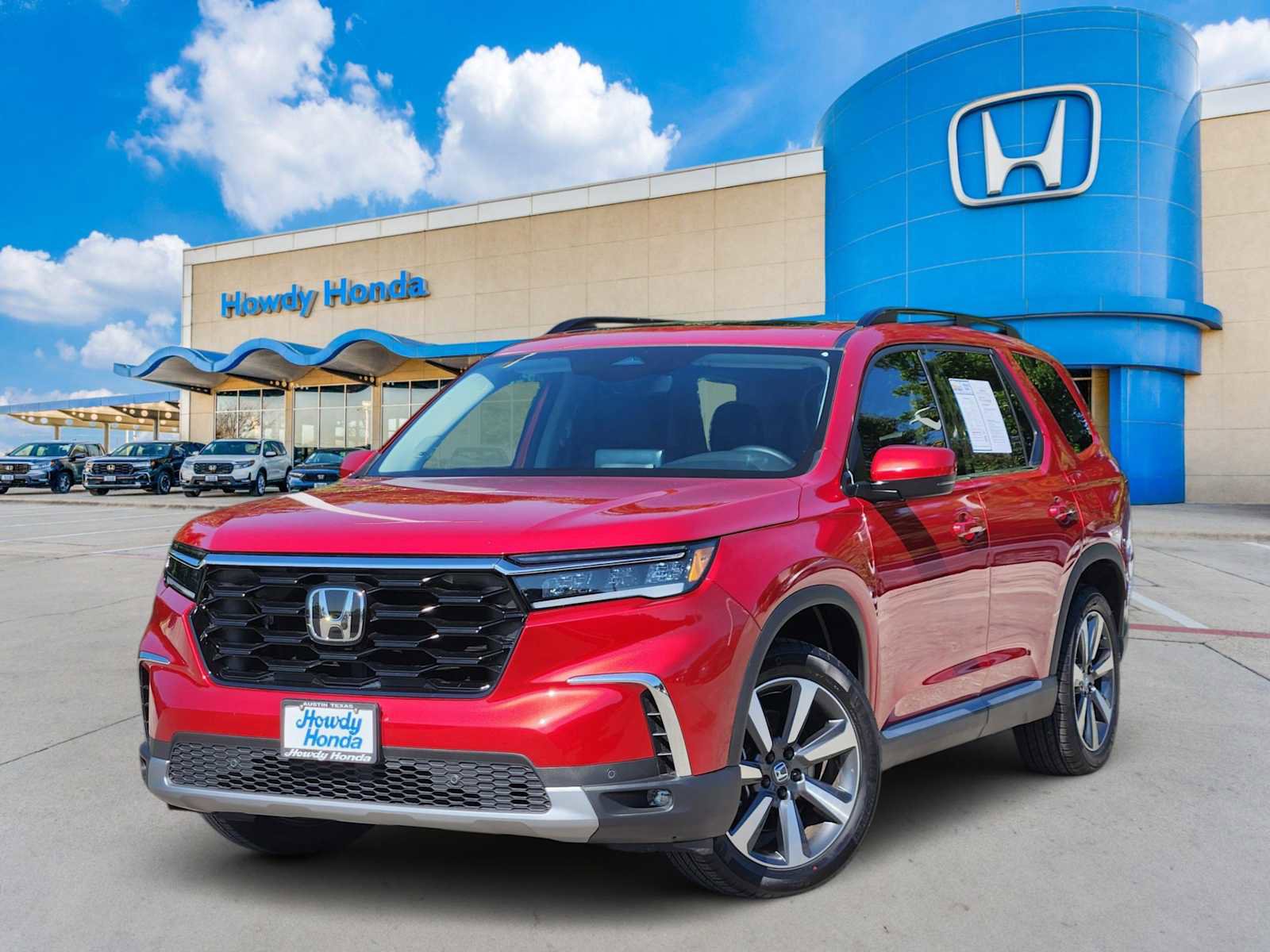Certified 2025 Honda Pilot Touring image 1