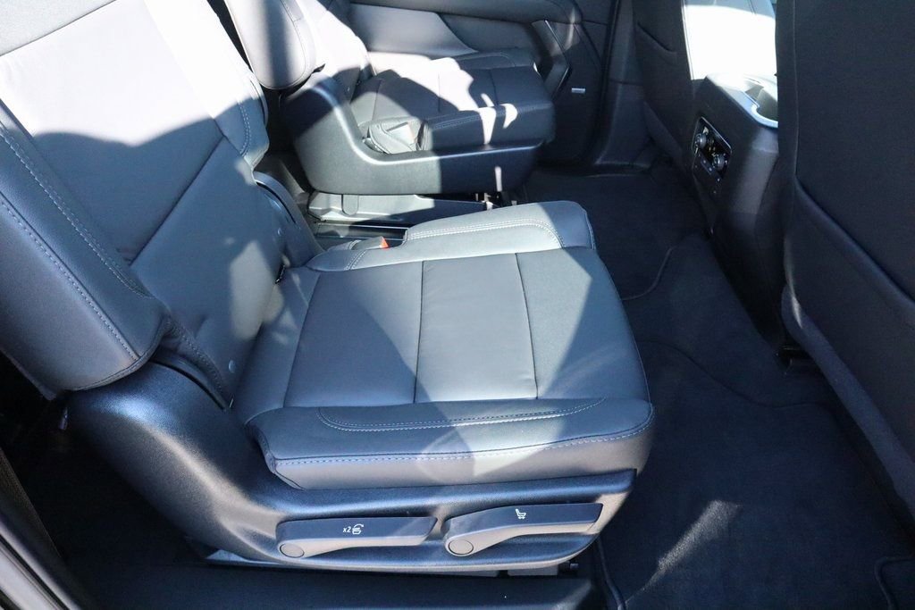 New 2026 Chevrolet Suburban Z71 w/ Comfort Package image 16