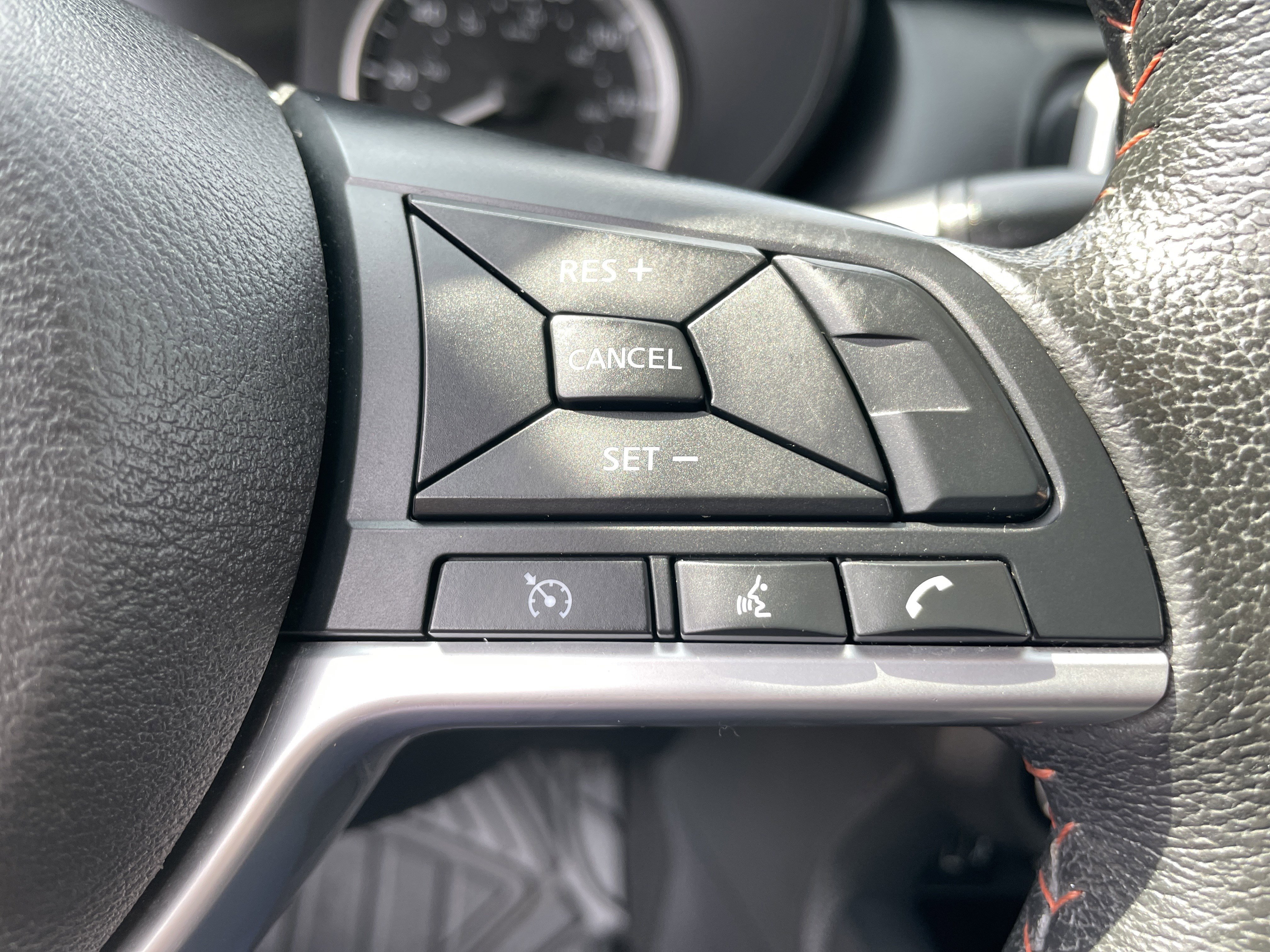 Used 2020 Nissan Versa SR image 35