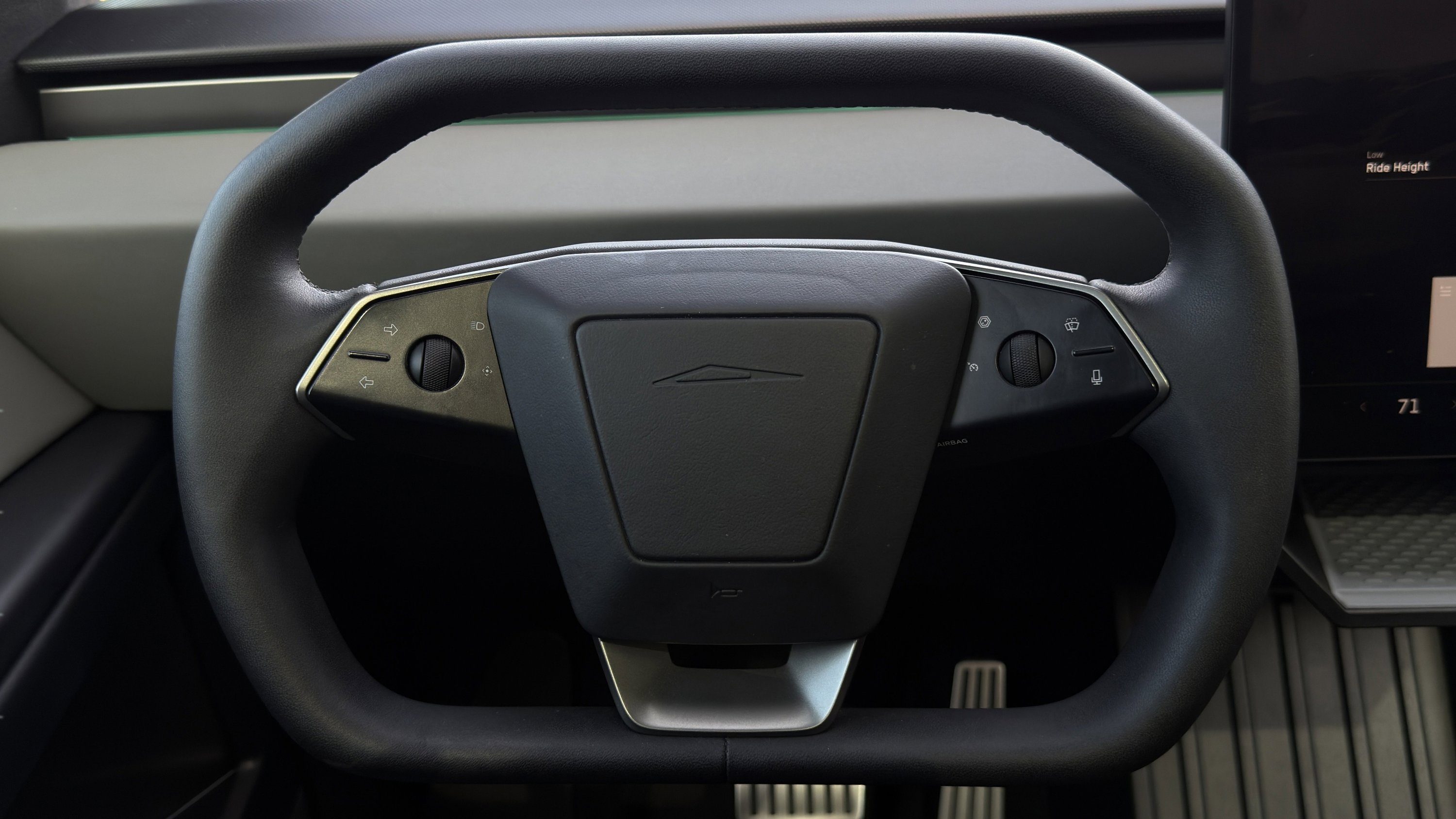 Used 2025 Tesla Cybertruck AWD Crew Cab image 71