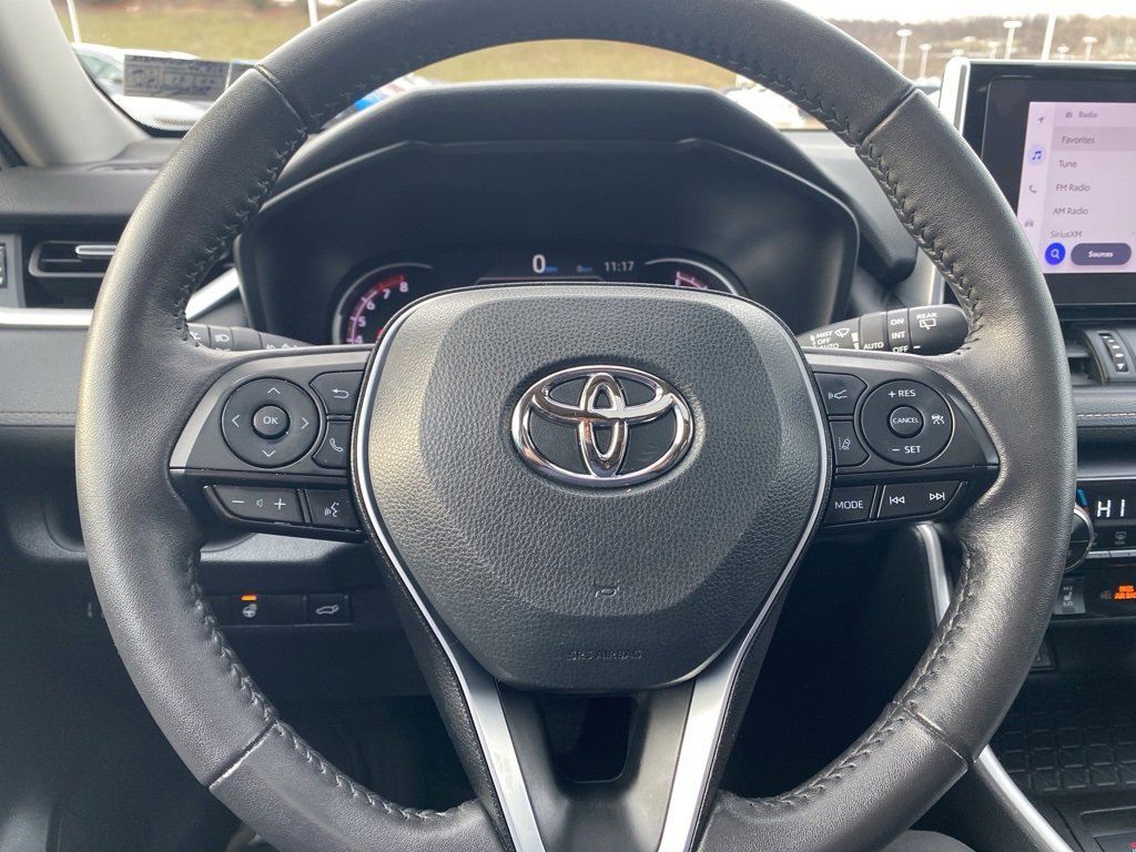 Used 2023 Toyota RAV4 XLE Premium image 30