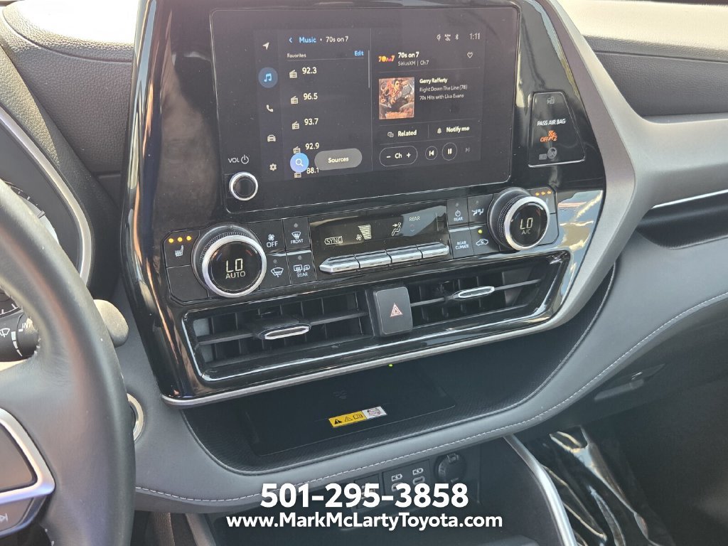 Used 2025 Toyota Highlander XLE AWD/4WD image 19