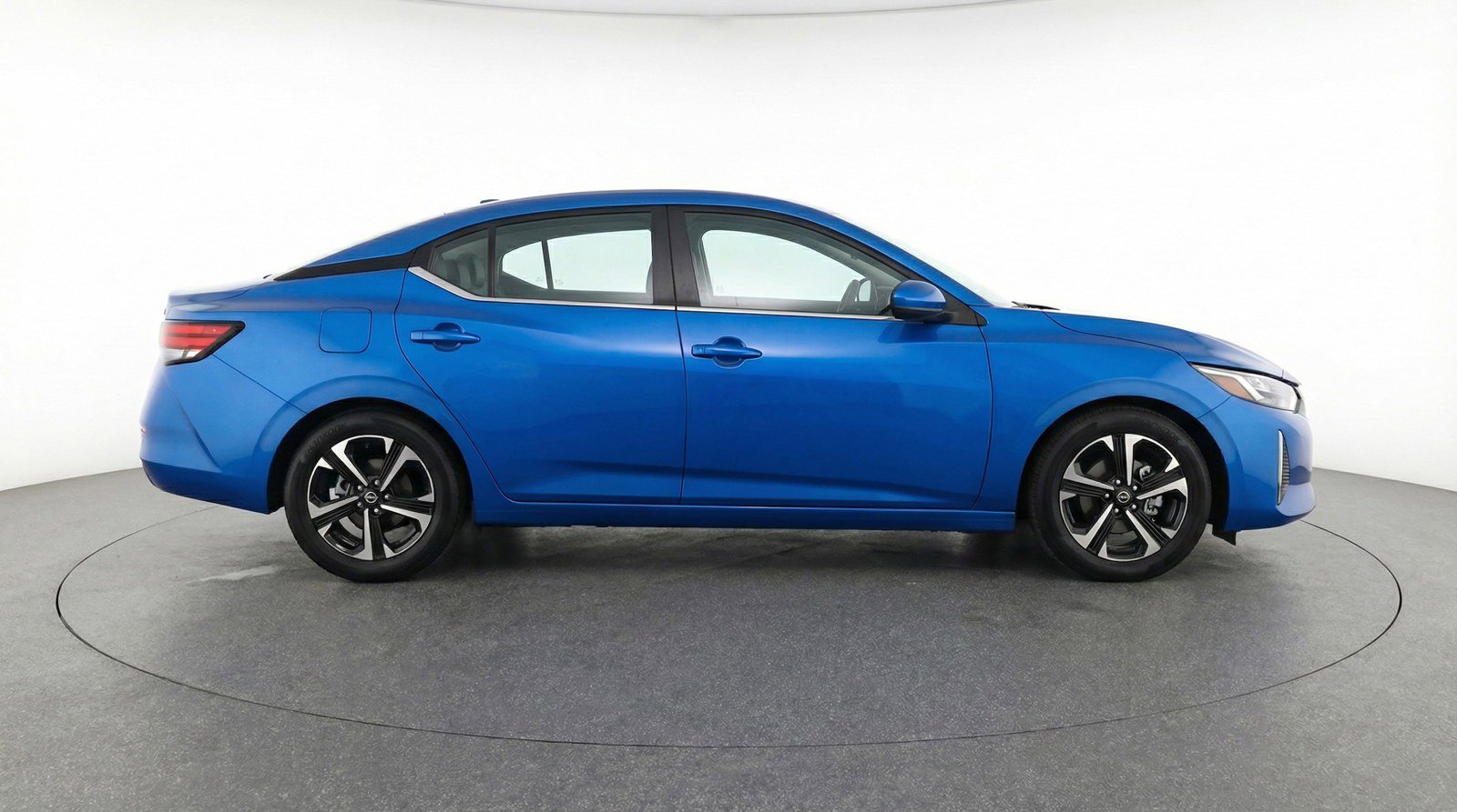 Used 2025 Nissan Sentra SV FWD image 8