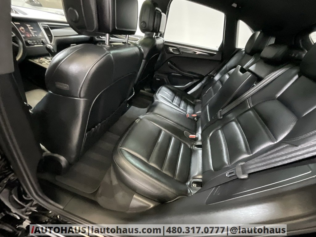 Used 2018 Porsche Macan Turbo w/ Premium Package Plus image 18