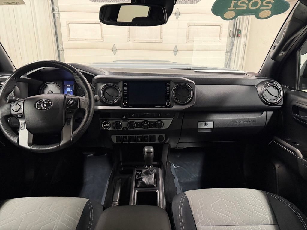Used 2021 Toyota Tacoma TRD Sport AWD/4WD image 16