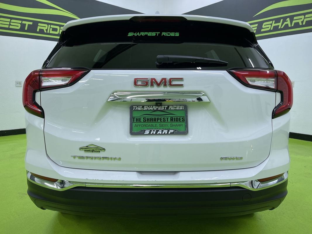 Used 2023 GMC Terrain SLT image 16