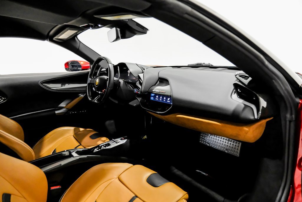 Used 2022 Ferrari SF90 Spider image 10