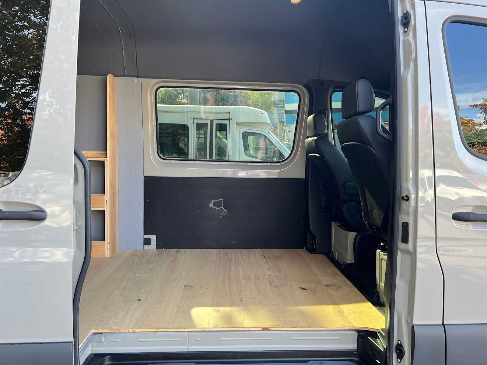 Used 2024 Mercedes-Benz Sprinter 2500 image 14