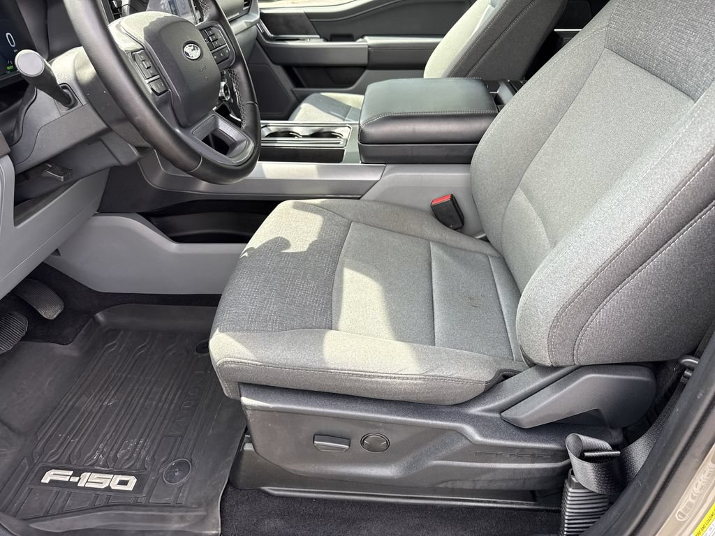 Used 2025 Ford F150 XLT w/ Equipment Group 301A Standard AWD/4WD image 9