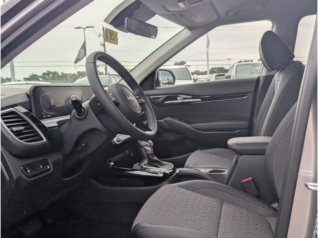 New 2026 Kia Seltos S image 14