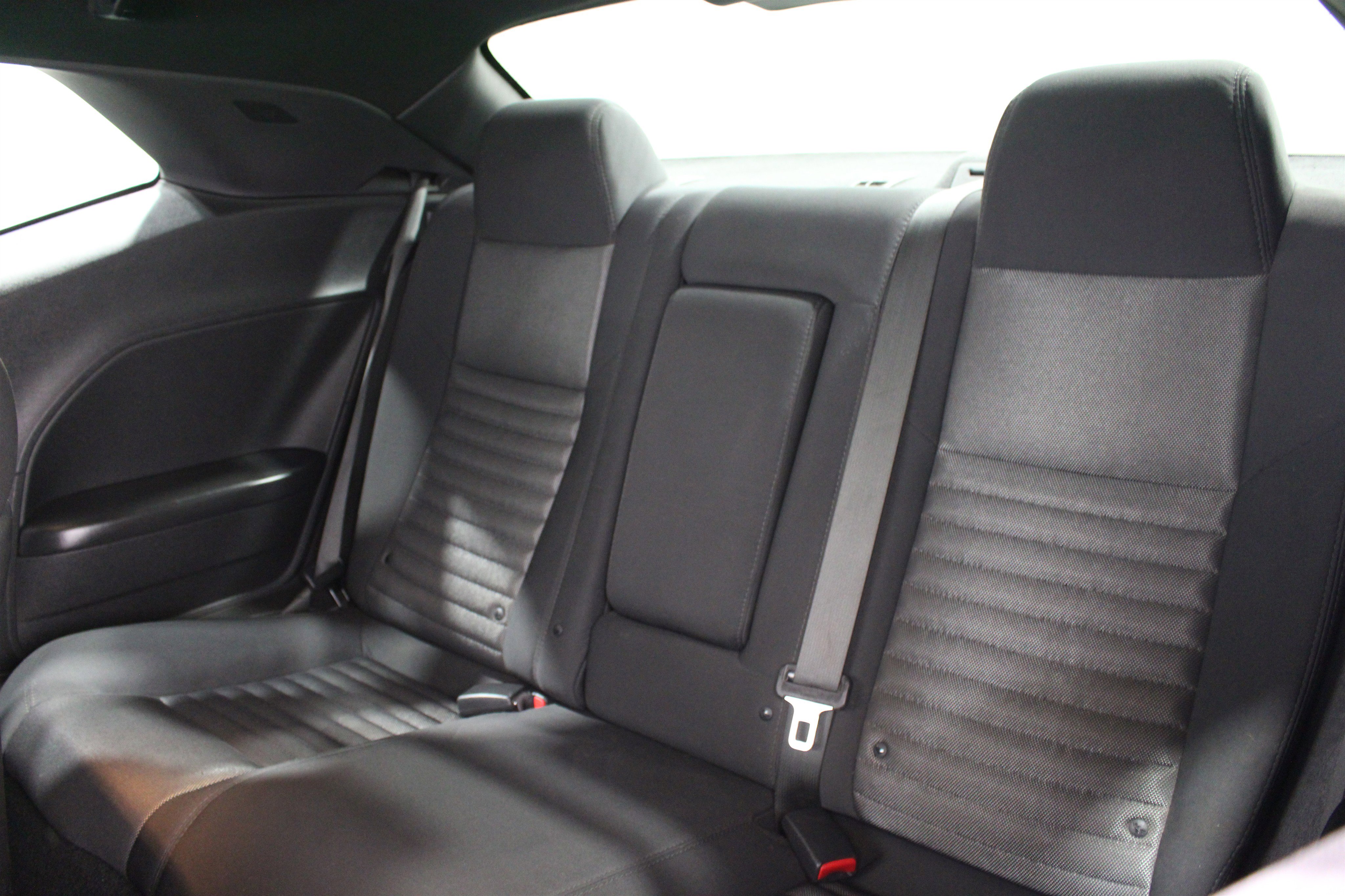 Used 2014 Dodge Challenger R/T RWD image 16