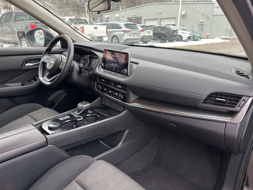 Used 2024 Nissan Rogue SV image 22