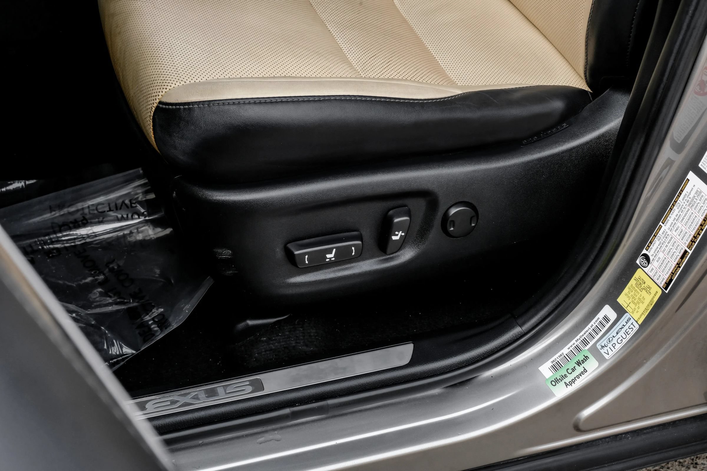 Used 2016 Lexus NX 300h FWD w/ Luxury Package image 38