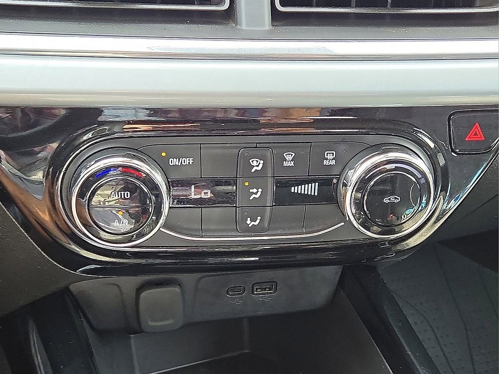 Used 2024 Chevrolet Trax LT image 29