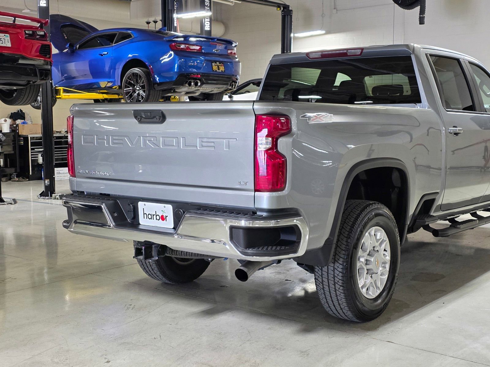 Used 2025 Chevrolet Silverado 2500 LT w/ Convenience Package AWD/4WD image 12